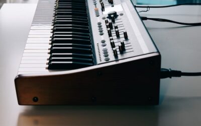 Learn How To Play Keyboard Synthesizer