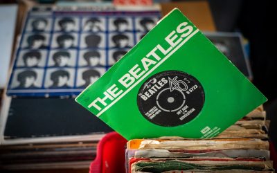 Play 10 Easy Beatles Songs with 4 Chords or LESS!